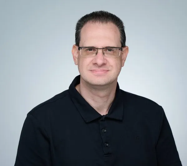 Eyal Estrin