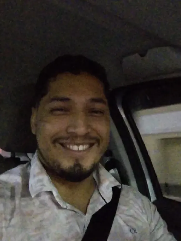 Moises Glaubert