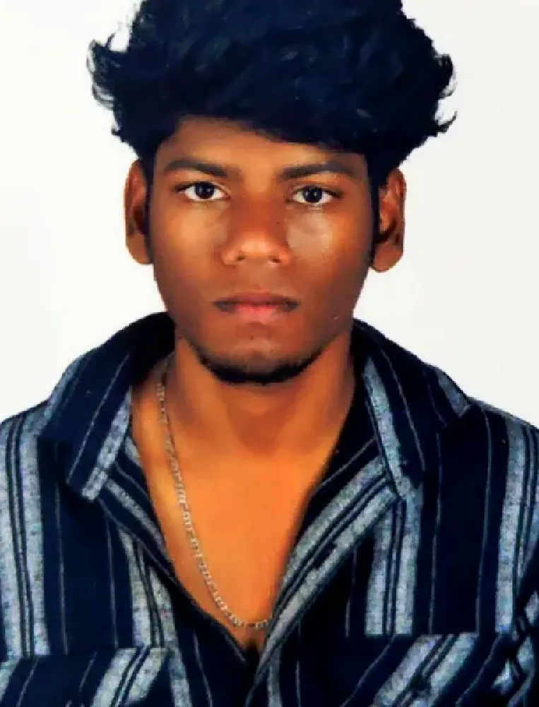 VIGNESHWARAMOORTHI R